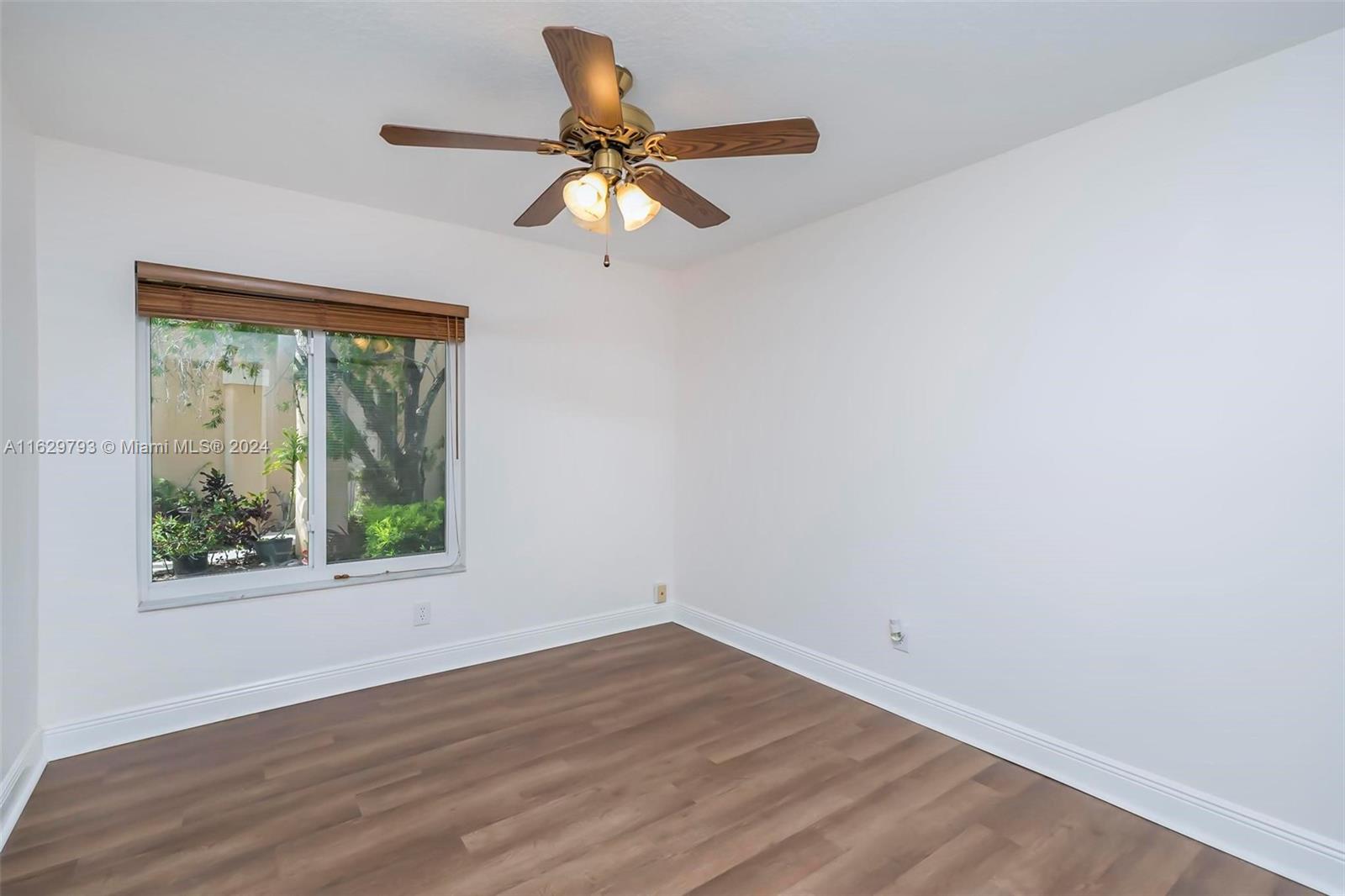 2041 NW 182nd Ter, Pembroke Pines, Florida image 33