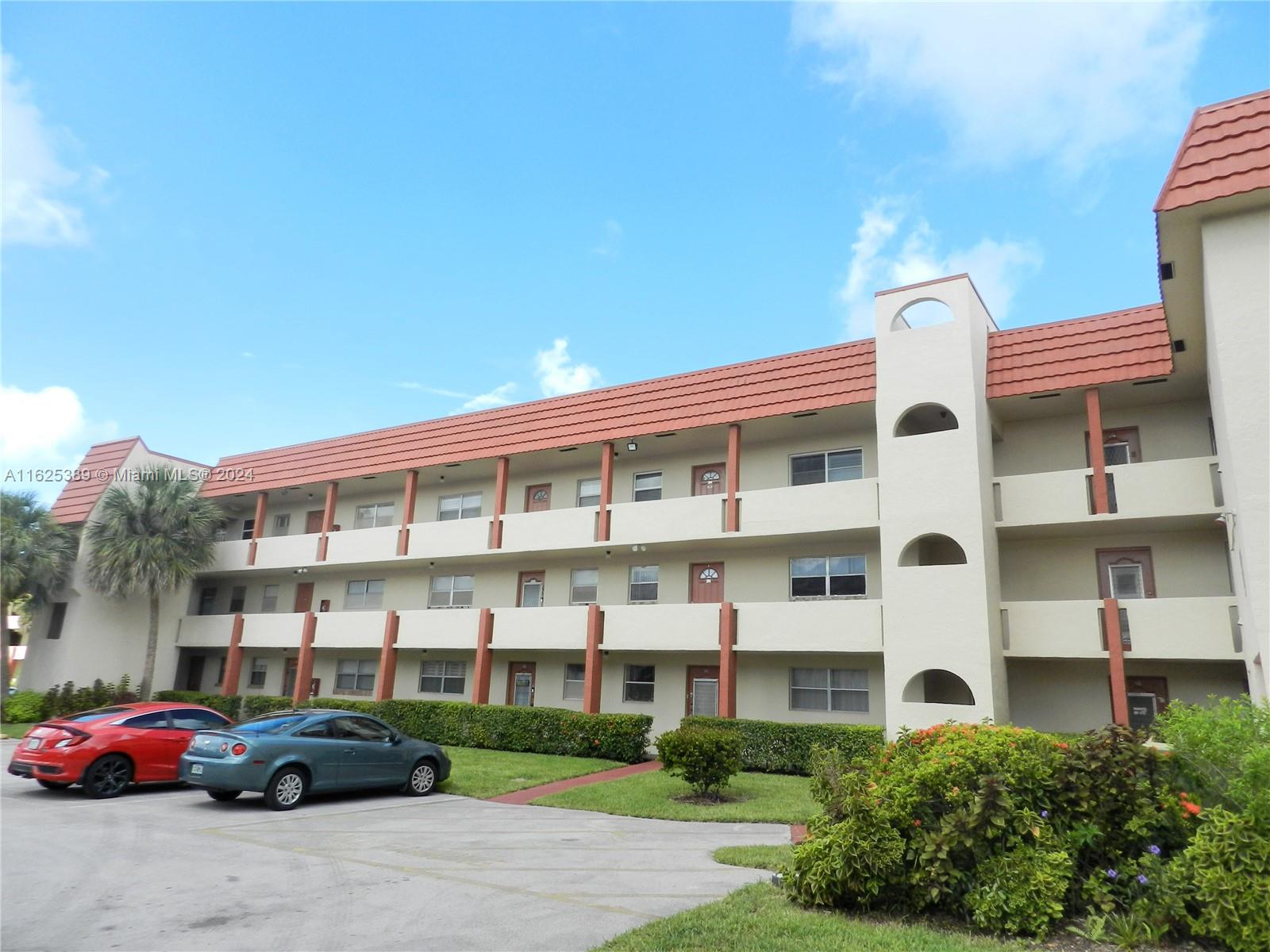 2931 E Sunrise Lakes Dr #204, Sunrise, Florida image 2