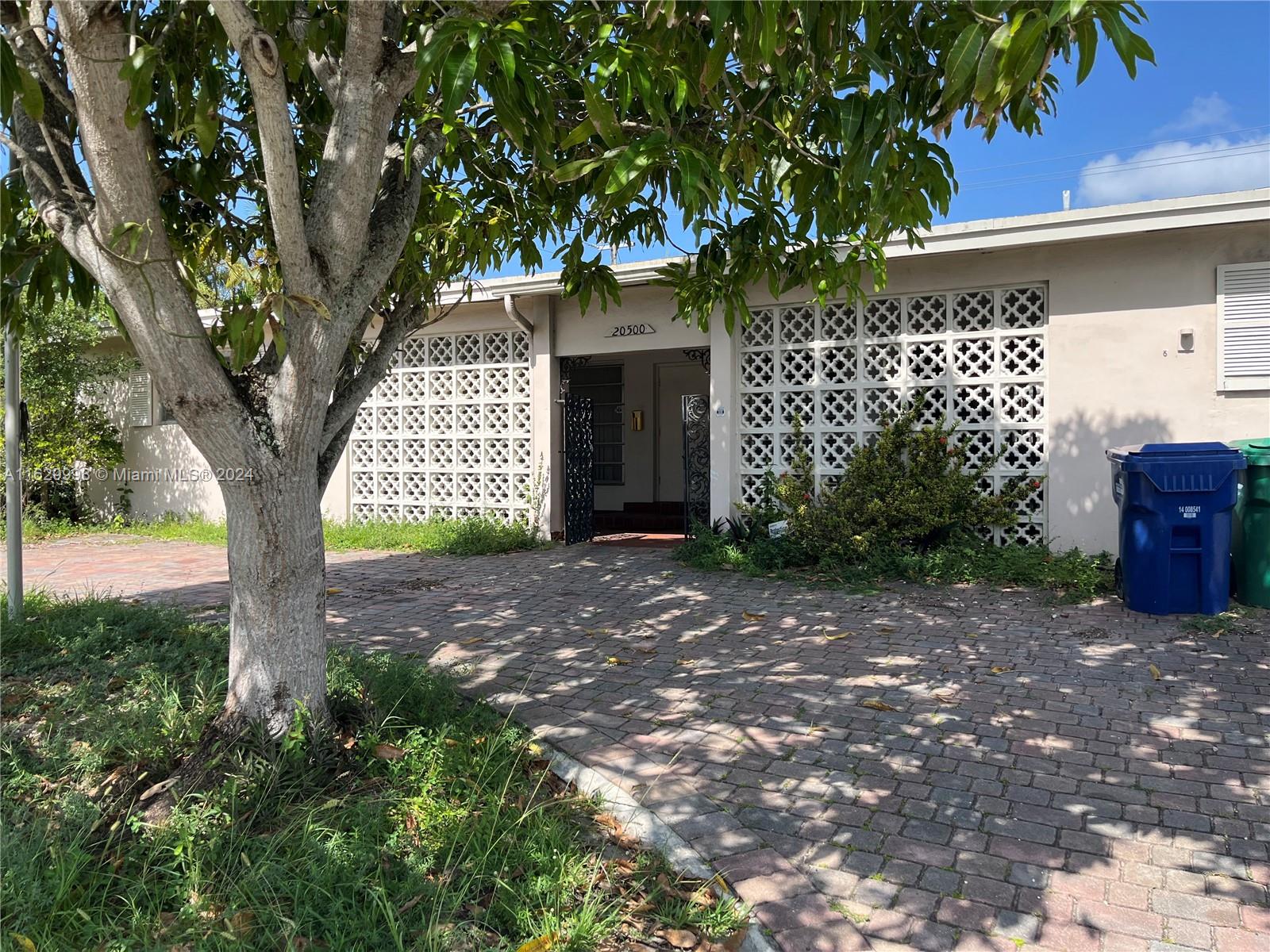 Listing Photo 0