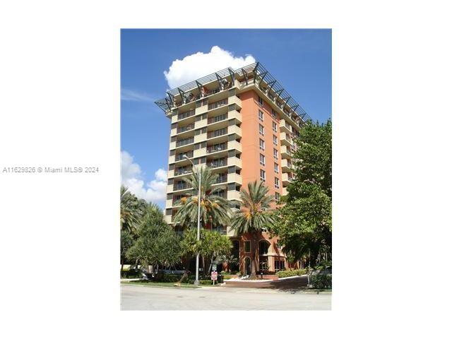 Location, Location 1/1 in the heart of Coconut Grove. Close to CocoWalk, All kind of good restaurants, lot of shops etc. The best place for walking around and doing everything you like. The building has security service 24 hours, restaurant, gym, sauna, steam and complementary valet. Close to the airport and the beaches