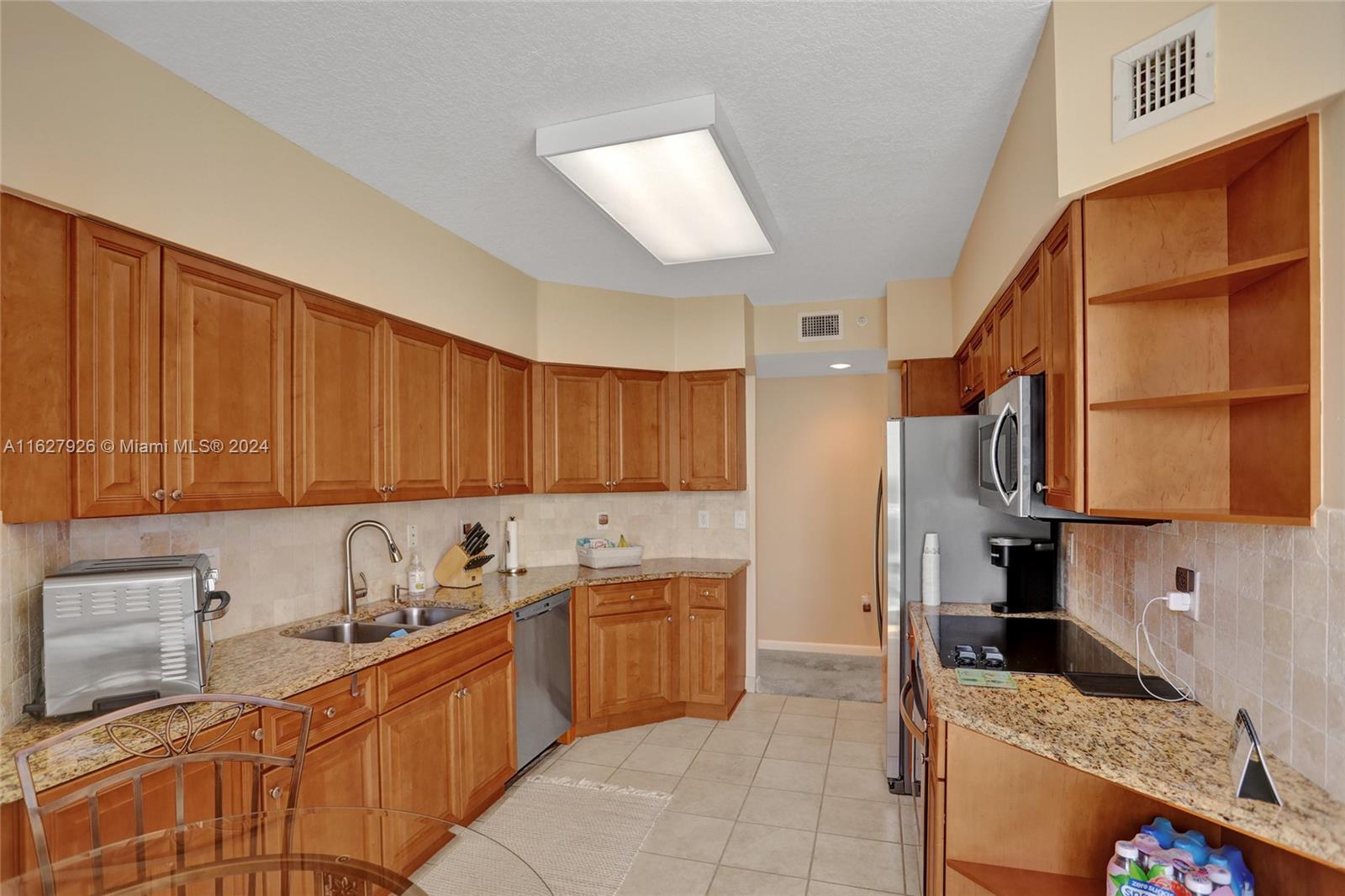 3370 Hidden Bay Dr #2114, Aventura, Florida image 12