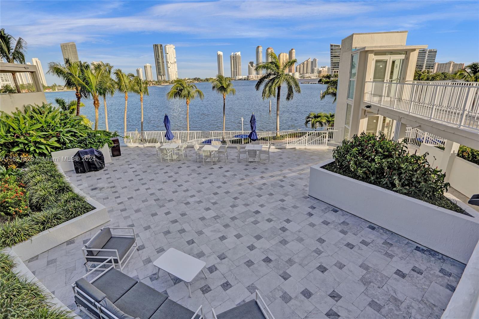 3370 Hidden Bay Dr #2114, Aventura, Florida image 32