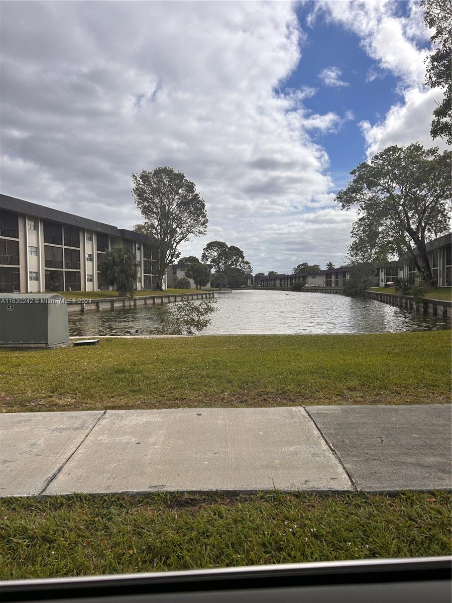 7925 Fairview Dr #208, Tamarac, Florida image 4