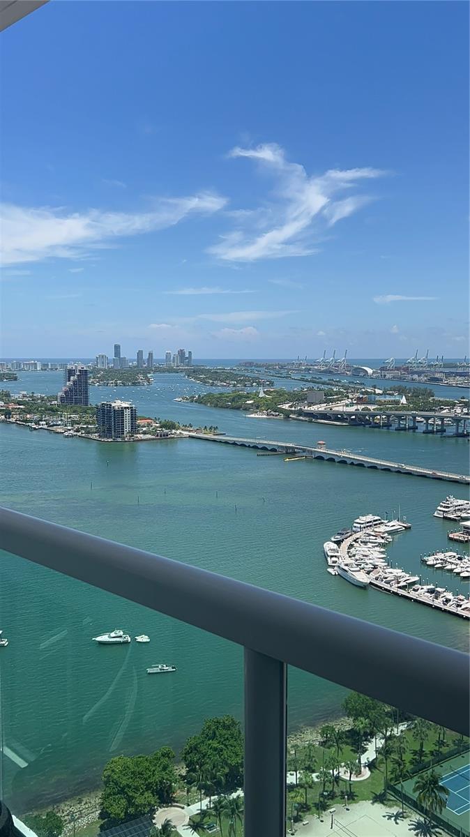 AMAZING OFFER!!!! Spacious 1 bedroom, 1.5 bath with an incredible location in Edgewater.
 Beautiful Bay view. 
Completely remodeled. Near restaurants, theaters,shops and close to Miami Int .Airport,Coral Gables and Wynwood. Impact windows,fully furnished. Pool, sauna, spa,plenty of ammenities.dog friendly
electric car charger