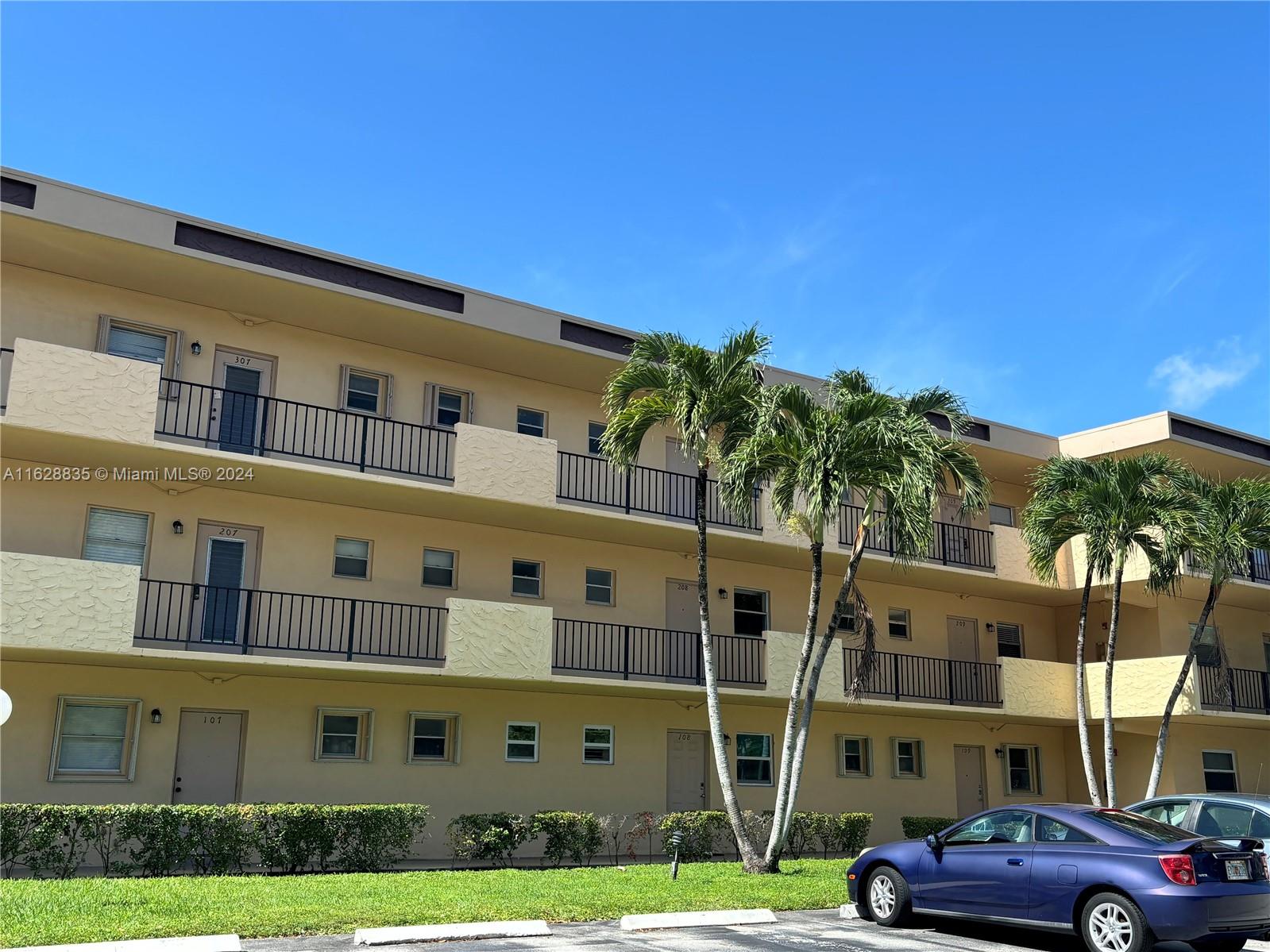 251 Berkley Rd #304, Hollywood, Florida image 1