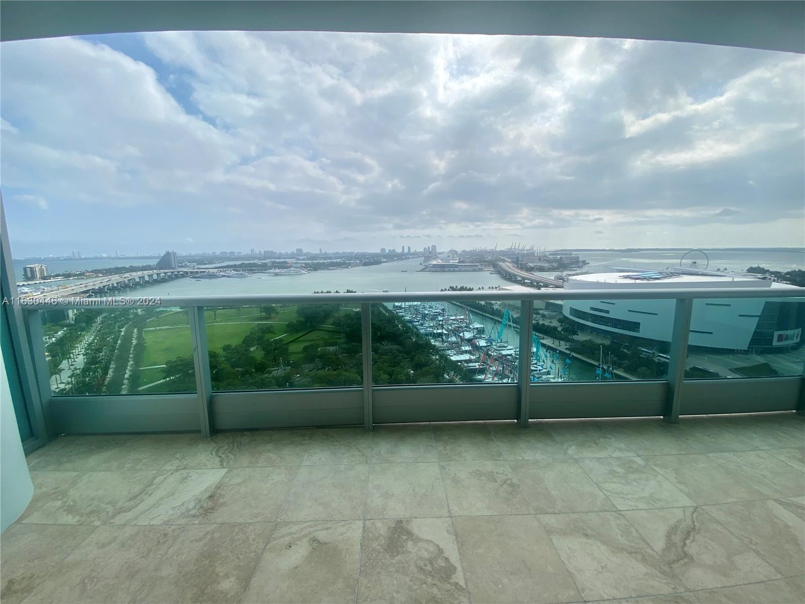 One bedroom + Den with 2 full bathrooms with amazing east water views to the Bay, Port, and Miami Beach Skyline. 10 feet ceiling with floor to ceiling sliding glass doors, Marble floors, Designer closets and finishes. Offer great amenities like movie theater, spa, fitness center, 2 pools, jacuzzi, library, community room, billiard tables, 24 hr security, concierge, valet parking, walking distance to the performing arts, science and art museums, arena and bayside. Available Oct 1, 2024.