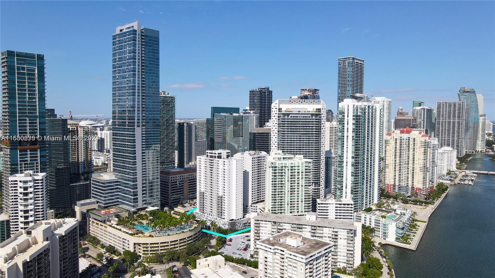 Gorgeous Fully Furnished 2Bed/2Bath Condo in the Heart of Brickell. This Condo Features Wood Floors Throughout, Great Views of Brickell and Downtown Miami, Modern Furniture and Much More. Washer/Dryer in Unit. Building Features Community Pool, Fitness Center with Sauna and Steam Room, Clubhouse with Kitchen, WiFi, On Site Restaurant and The List Goes On and On. Location Offers Easy Access to All Major Roadways, Shopping, Nightlife, Dining, Public Parks and Public Transportation. Don't Miss This Gem!