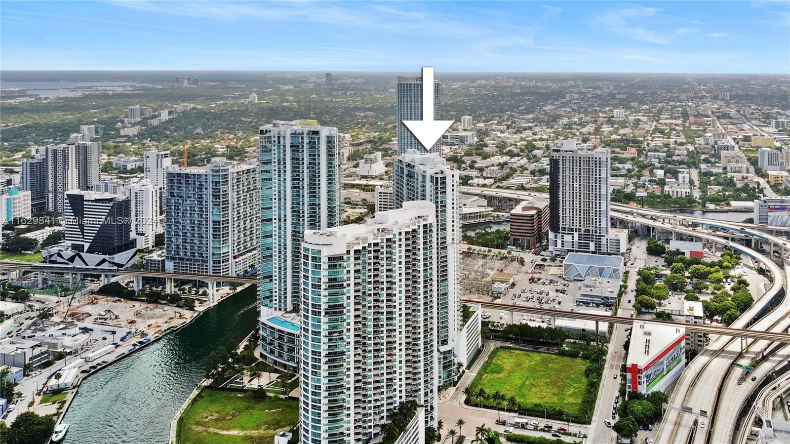 Apartamento à Venda in Miami, FL