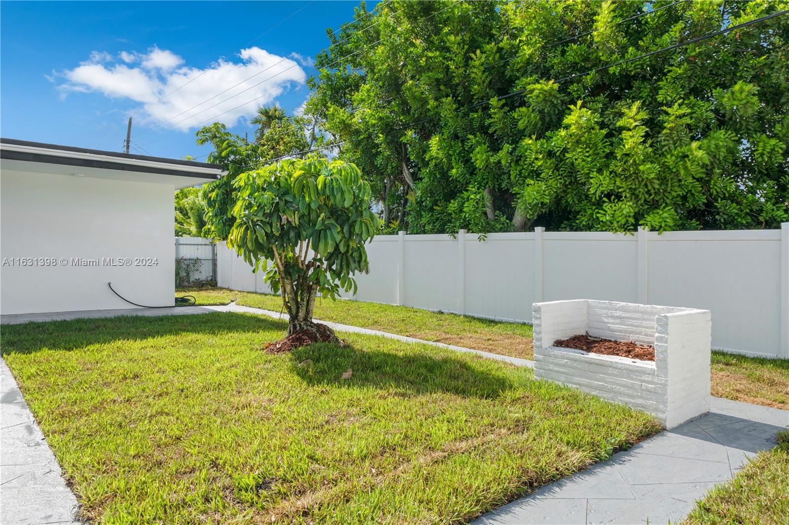 Listing Photo 23