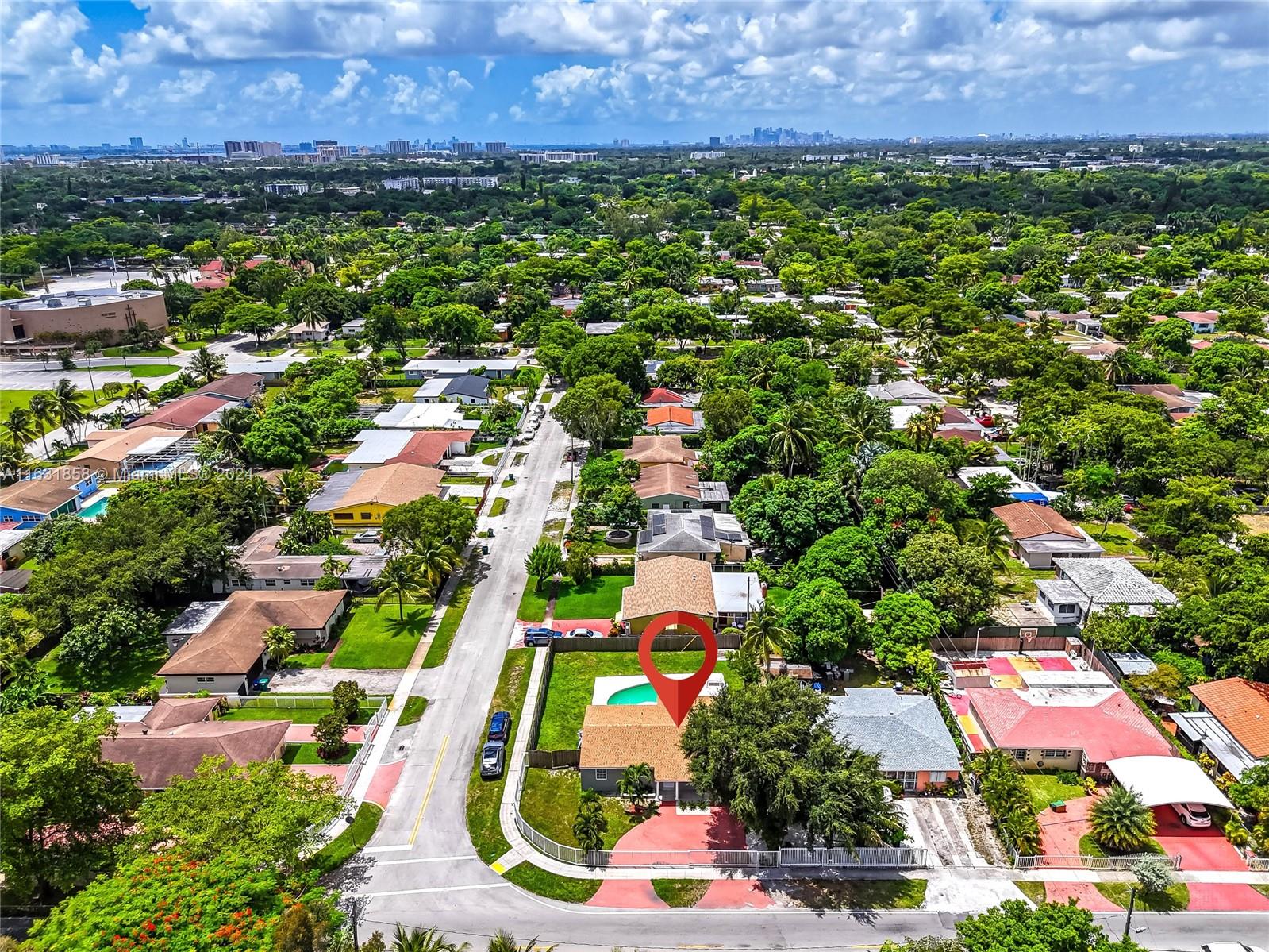 1040 NE 149th St, North Miami, Florida image 5