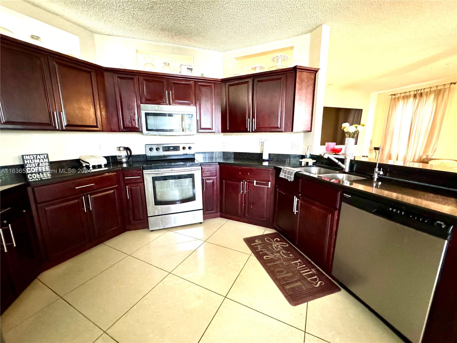 18086 SW 29th St, Miramar, Florida image 10