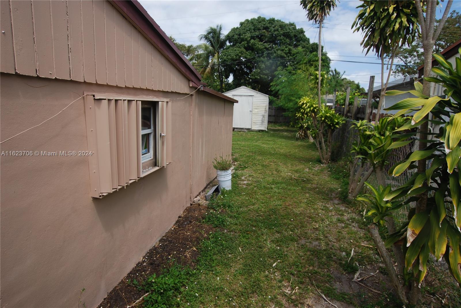 1801 NE 176th St, North Miami Beach, Florida image 6