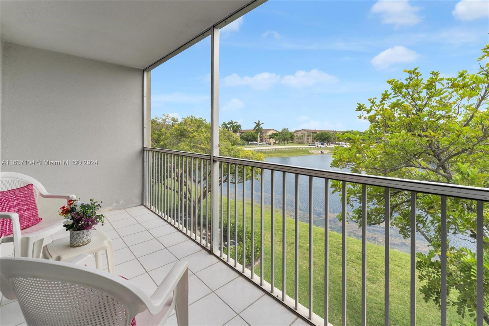 12900 SW 13th St #307E, Pembroke Pines, Florida image 2