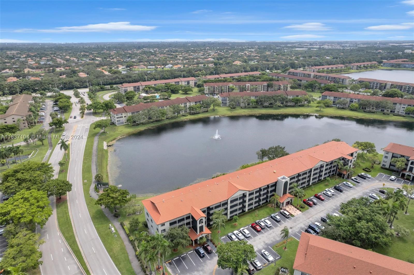 12900 SW 13th St #307E, Pembroke Pines, Florida image 4