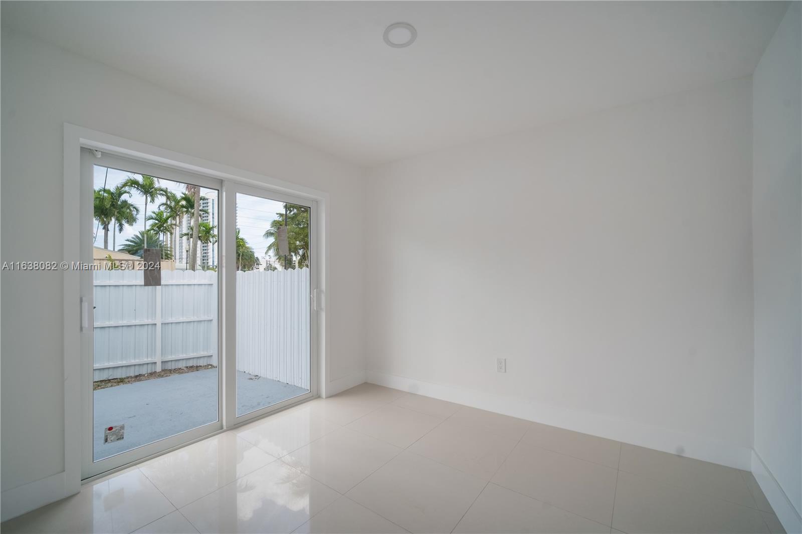 2388-2390 NE 173rd St, North Miami Beach, Florida image 10