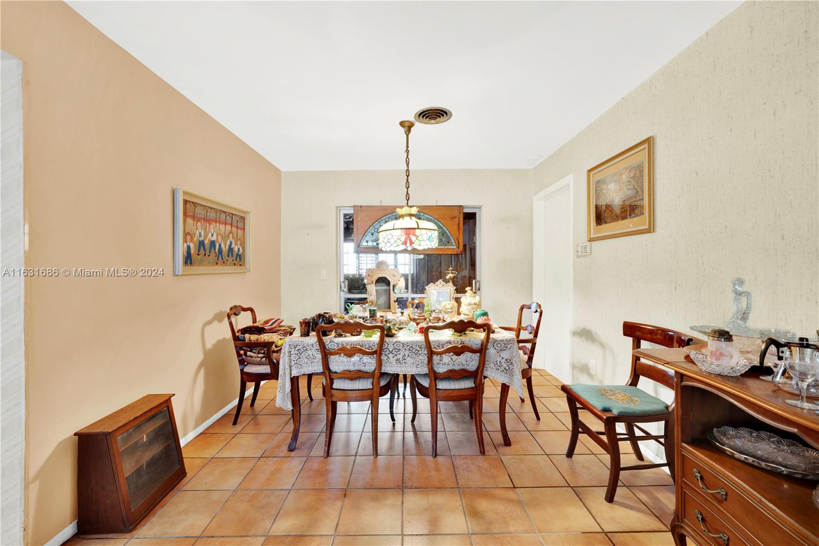 Listing Photo 9