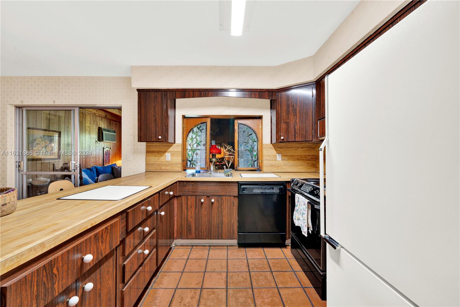 Listing Photo 10
