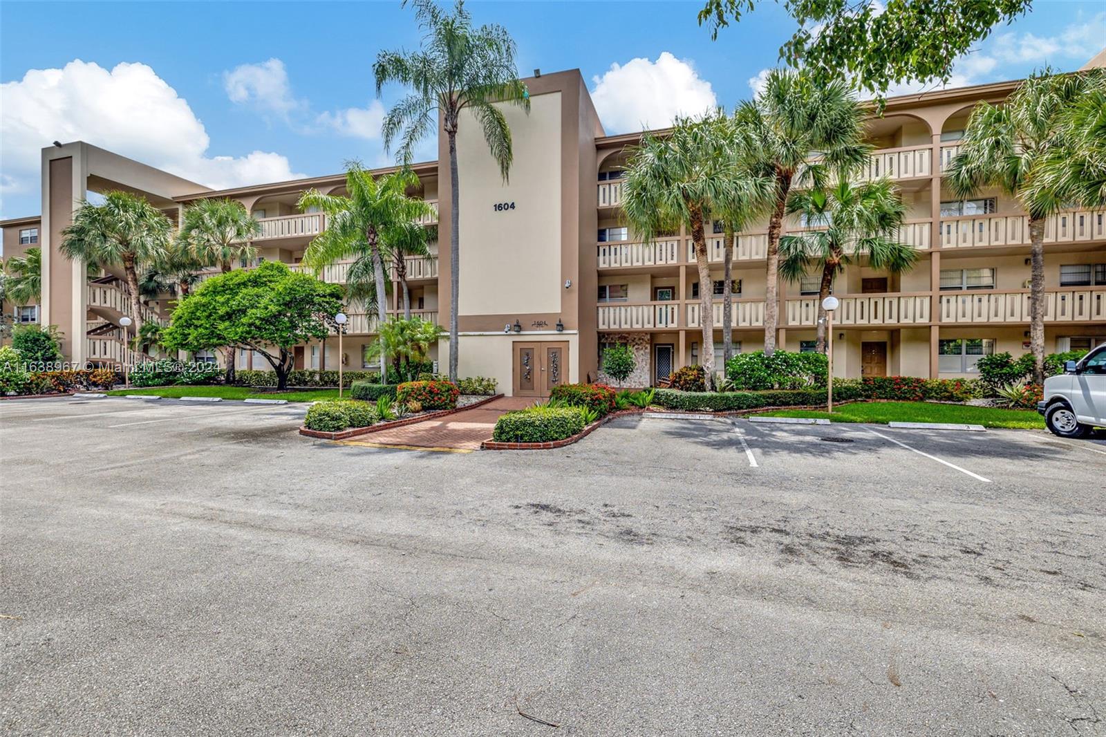 1604 Abaco Dr #H4, Coconut Creek, Florida image 2