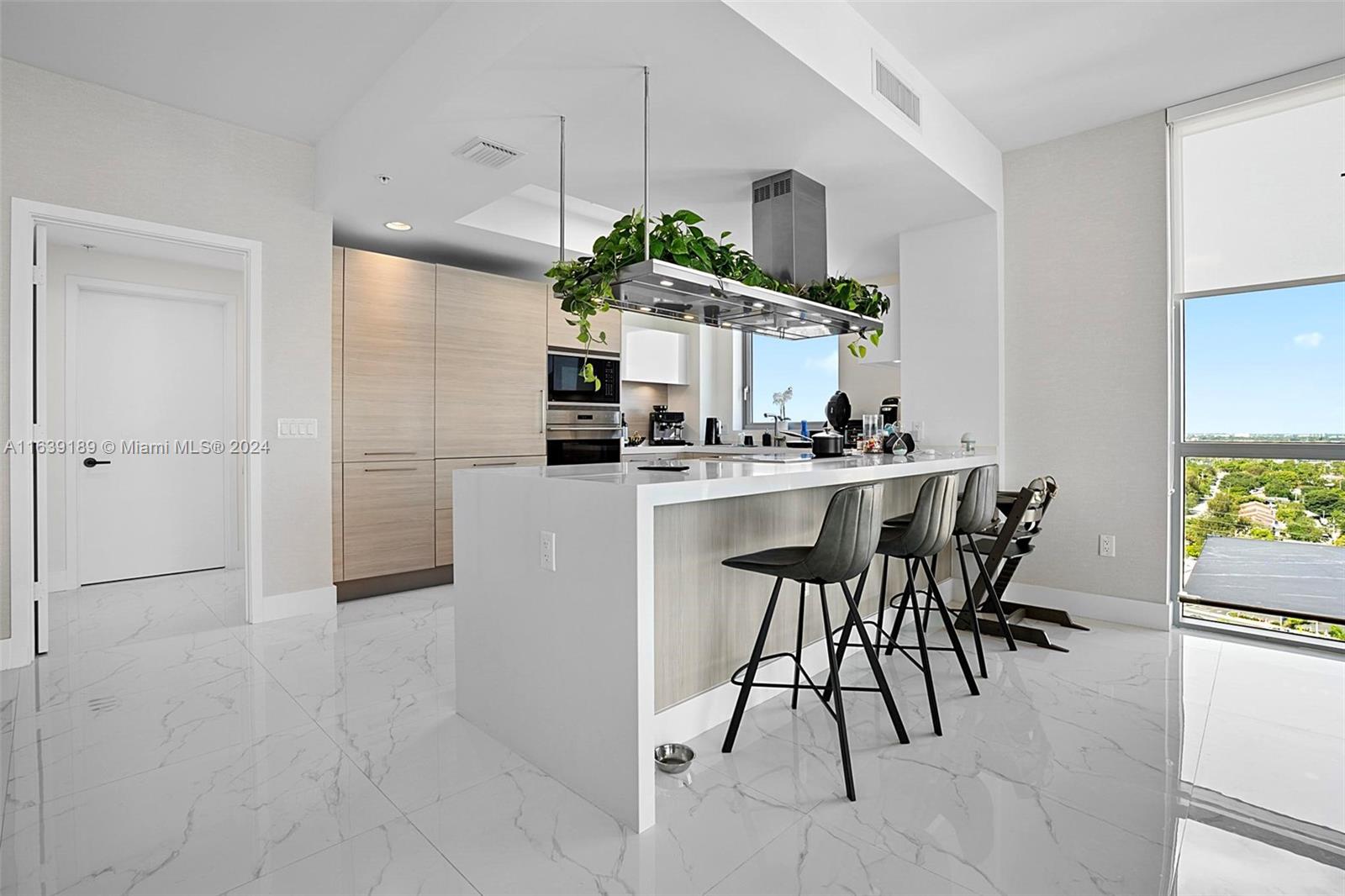 17111 NE Biscayne Blvd #1701, North Miami Beach, Florida image 12