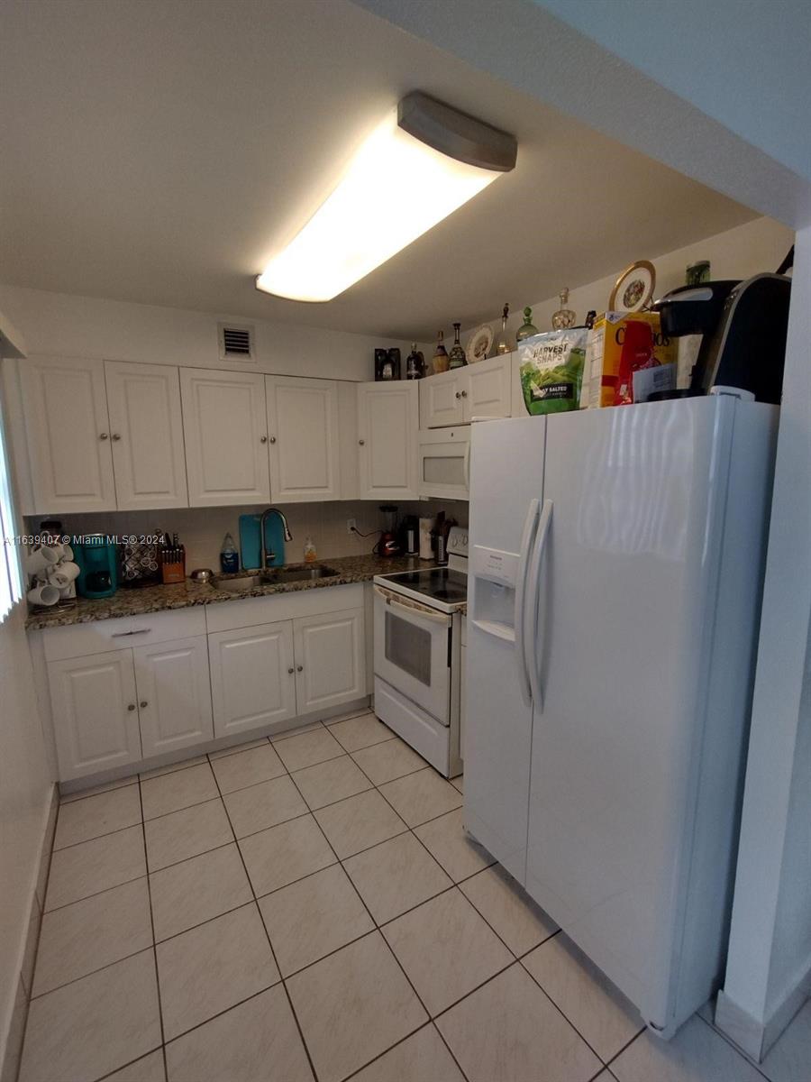 477 Monaco J #477, Delray Beach, Florida image 6