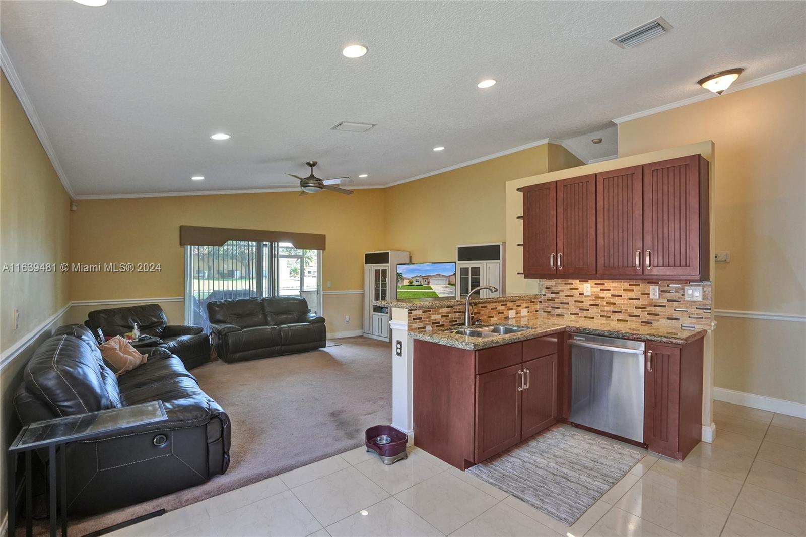 Listing Photo 11