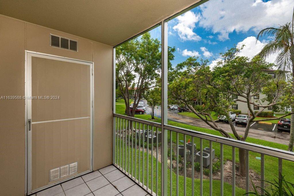 1200 SW 130th Ave #207G, Pembroke Pines, Florida image 8