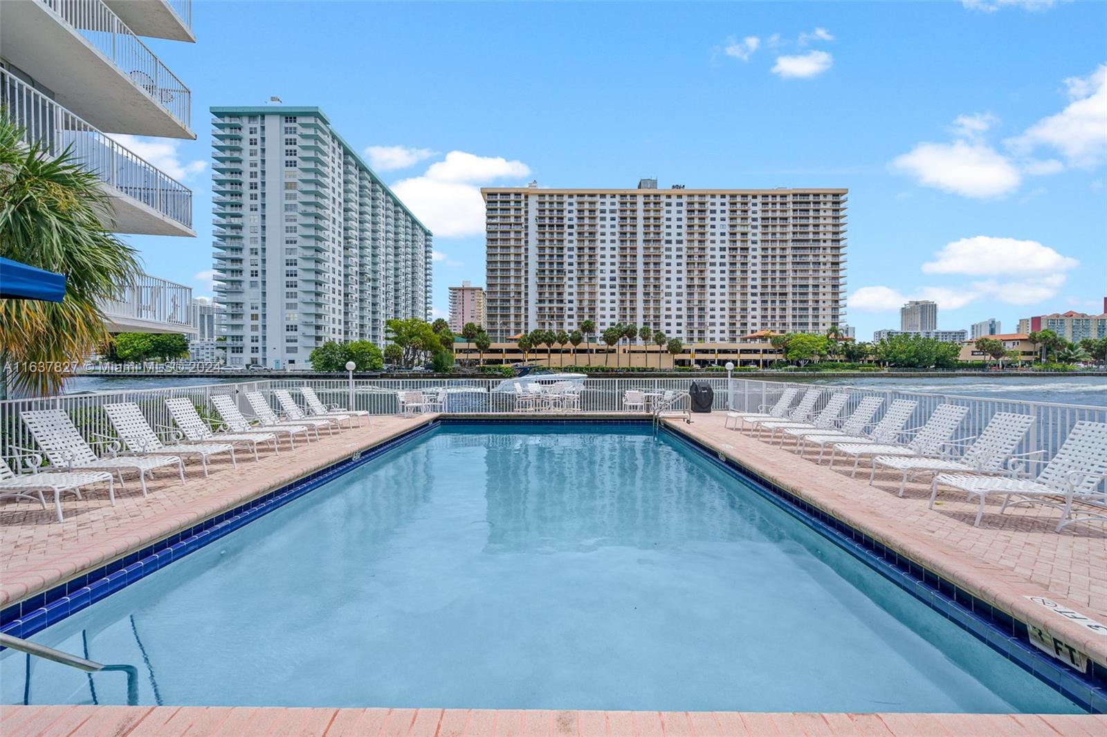 4000 NE 170th St #304, North Miami Beach, Florida image 8