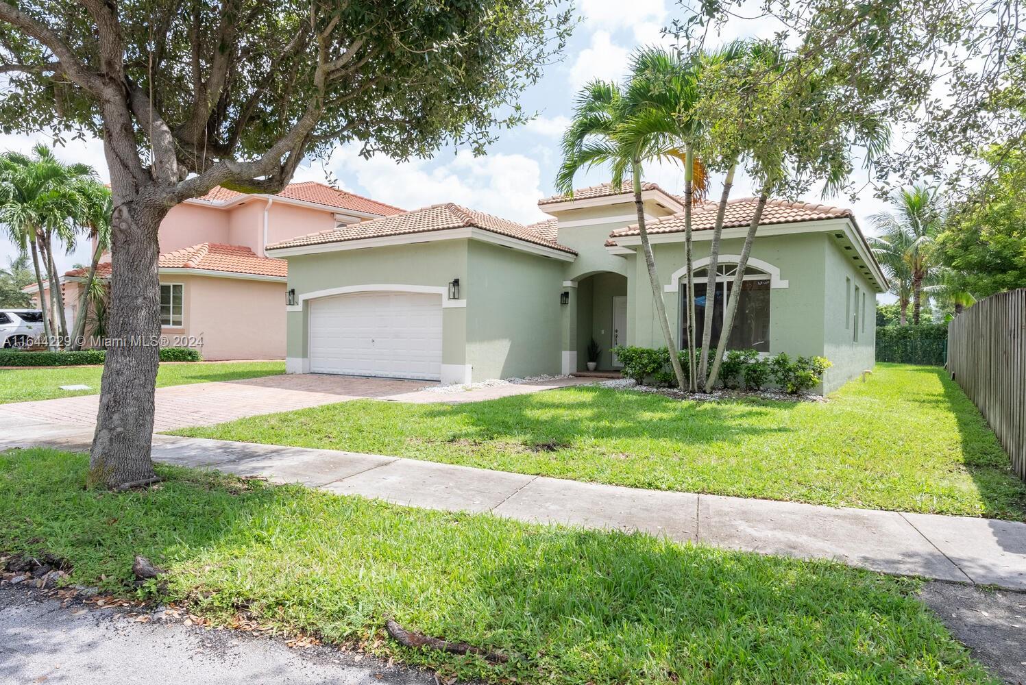 2111 SE 14th Cir, Homestead, Florida image 2