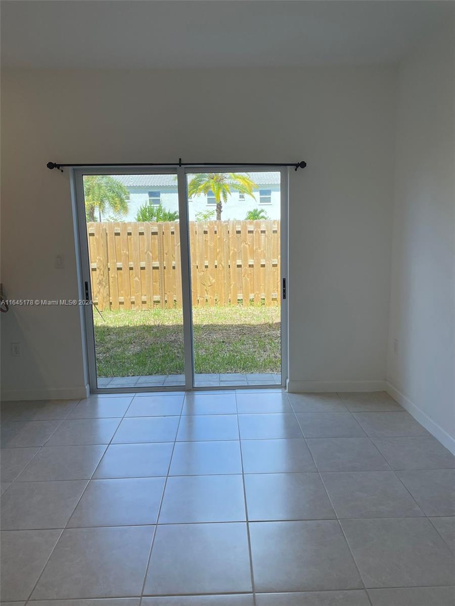 1586 SE 27th Ter #1586, Homestead, Florida image 5