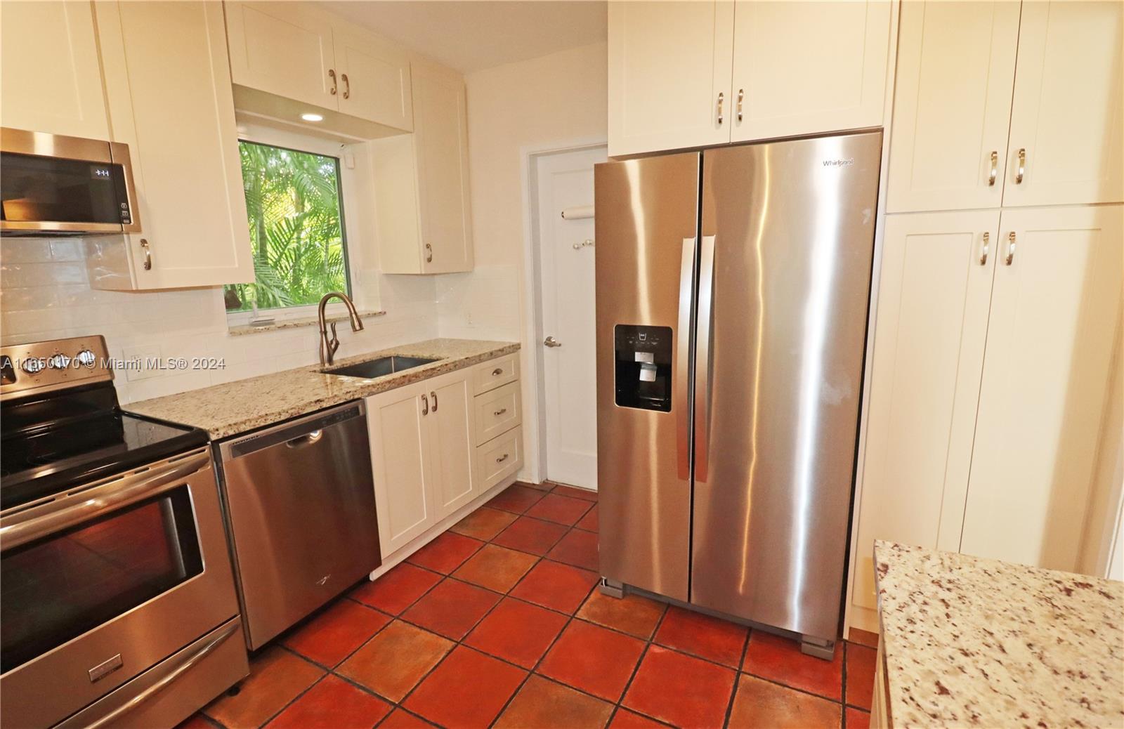 Listing Photo 9