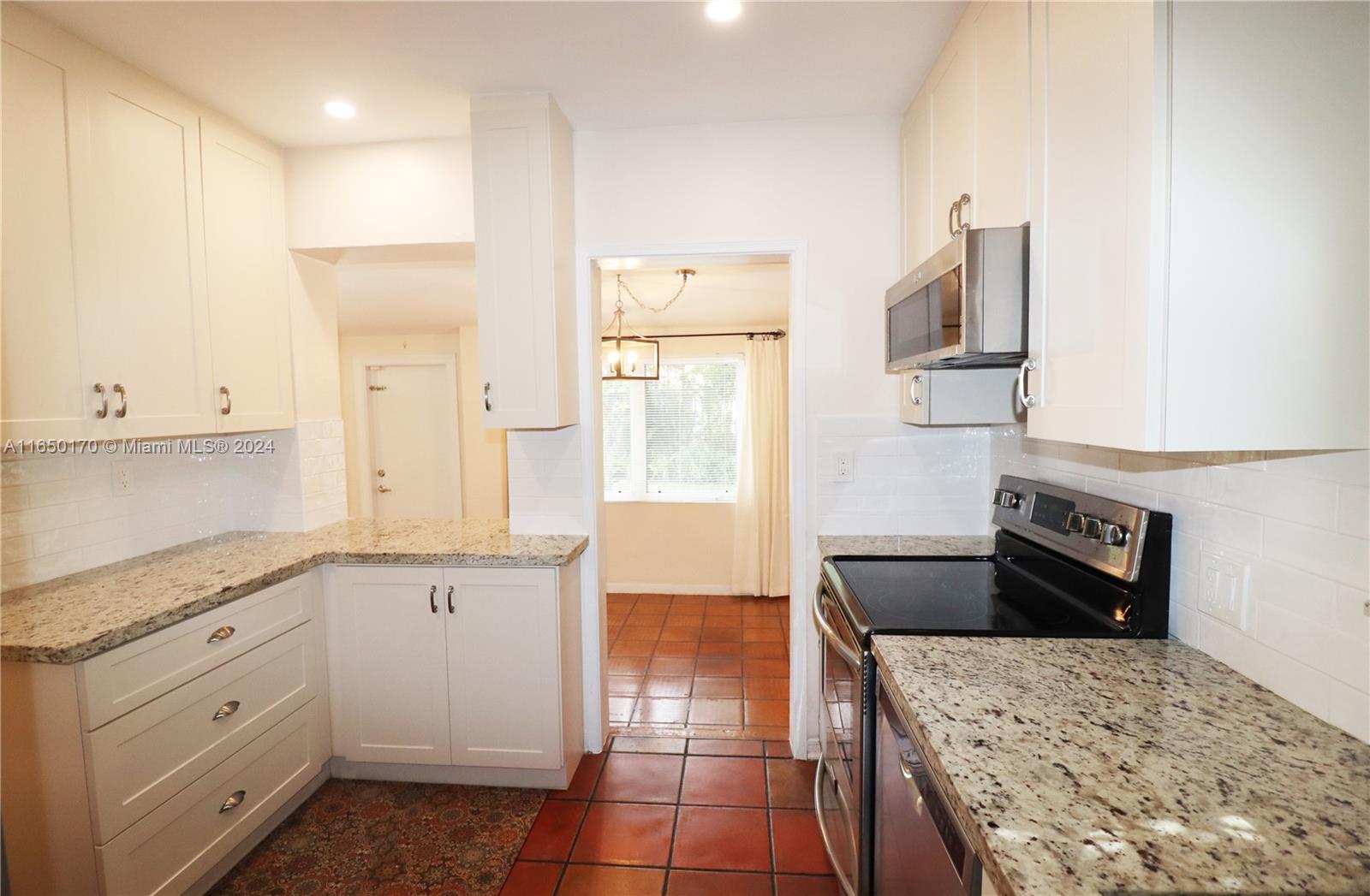 Listing Photo 11