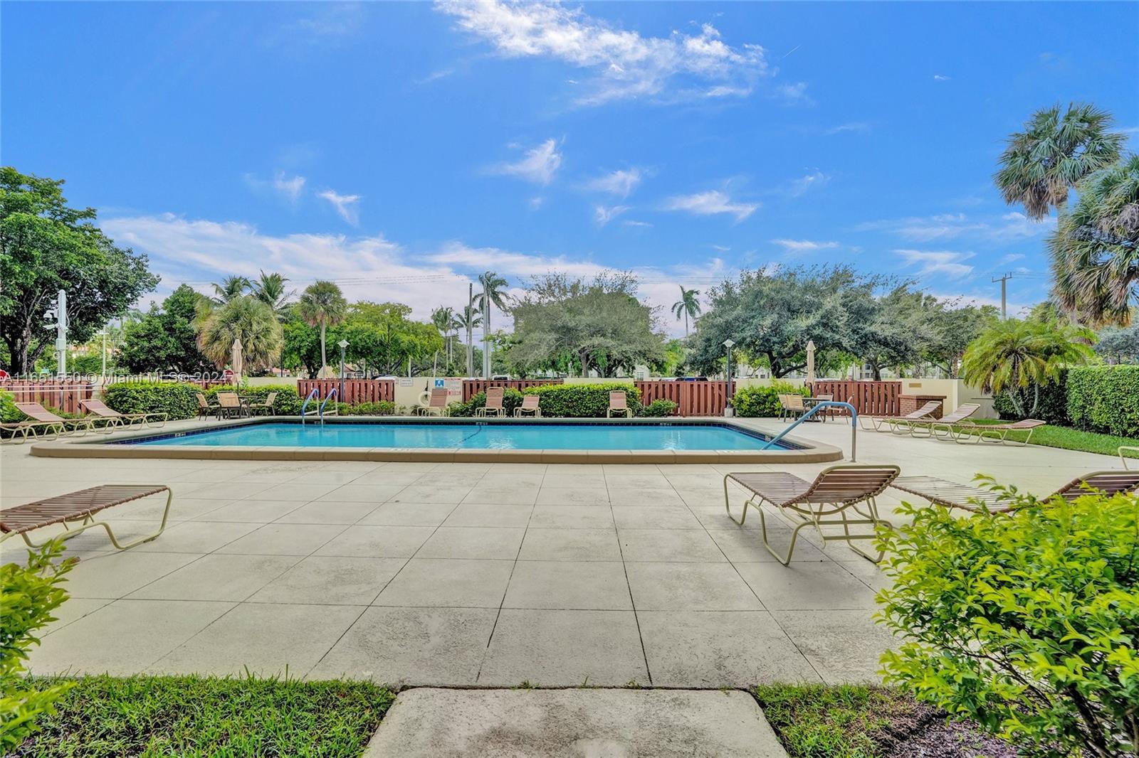 10777 W Sample Rd #815, Coral Springs, Florida image 21