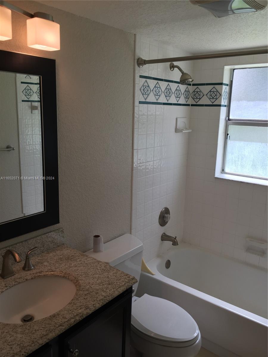 1028 Twin Lakes Dr #21-C, Coral Springs, Florida image 5