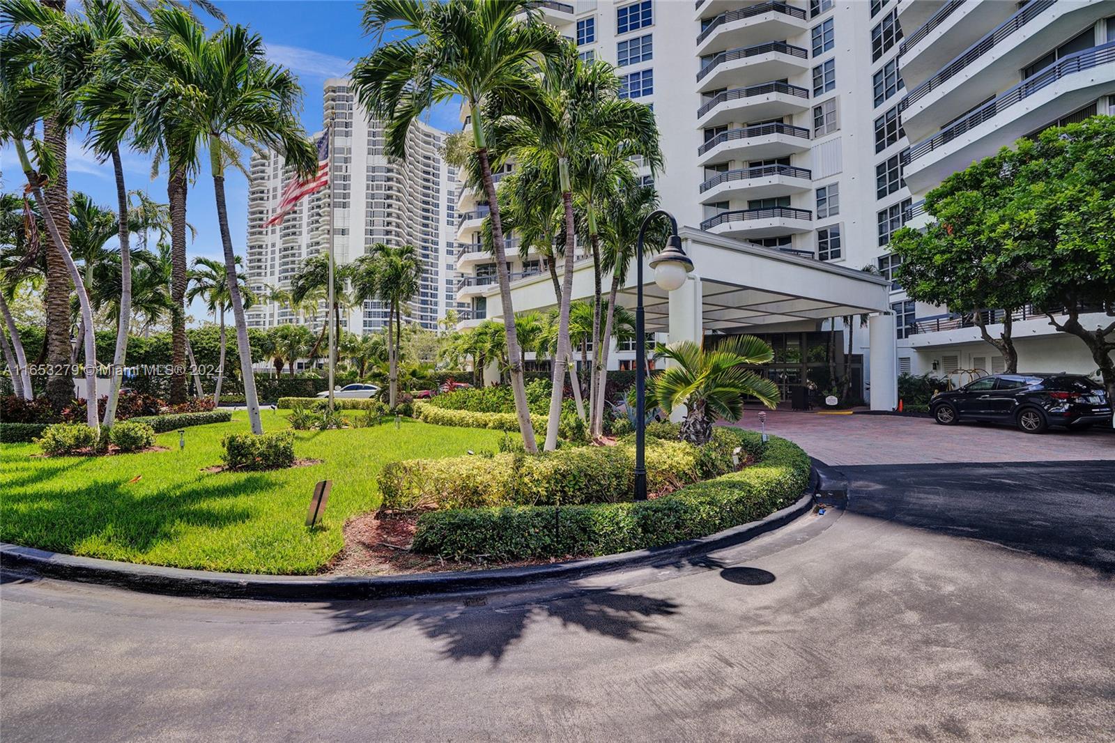 3500 Mystic Pointe Dr #2101, Aventura, Florida image 2