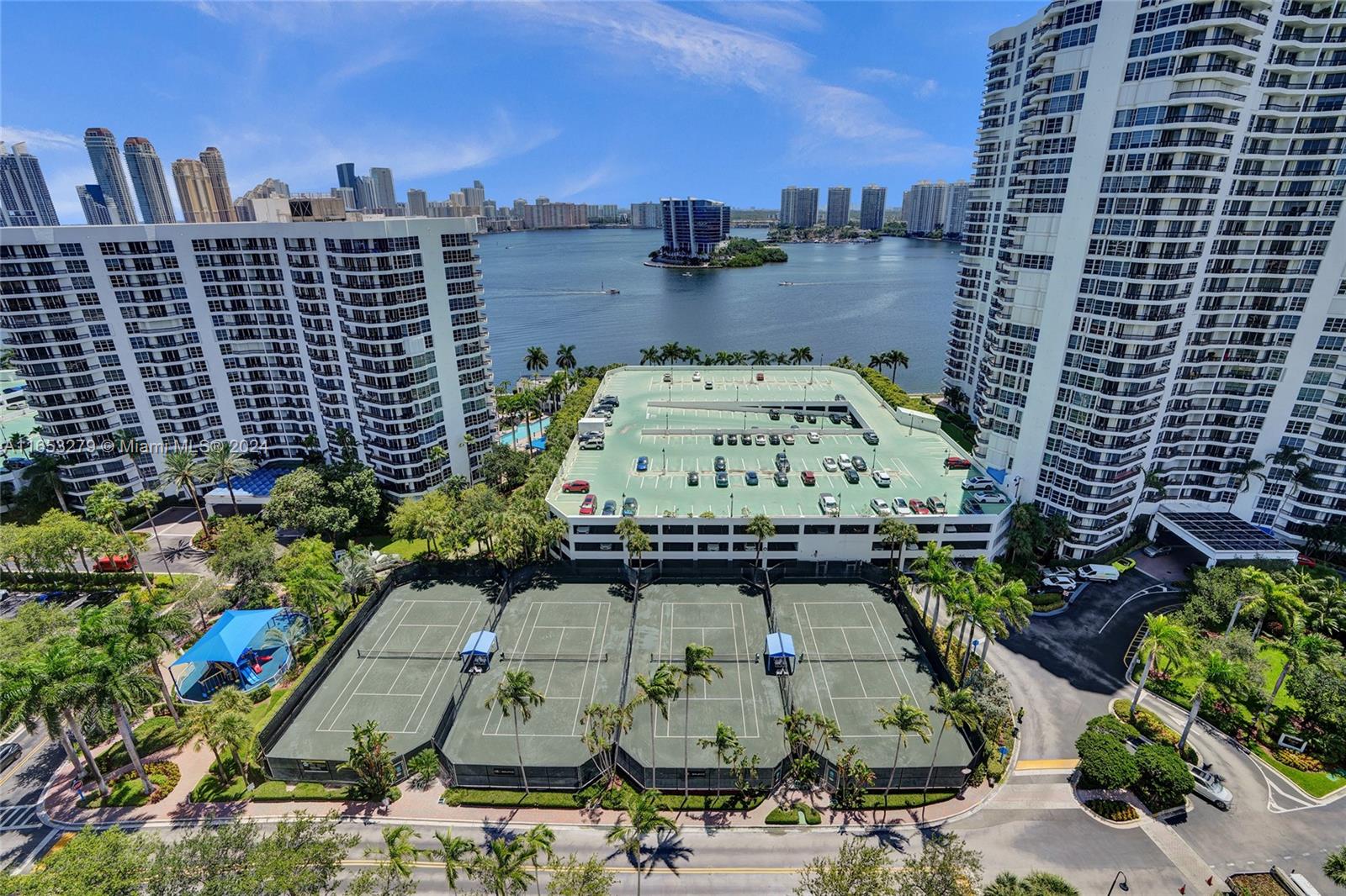 3500 Mystic Pointe Dr #2101, Aventura, Florida image 46