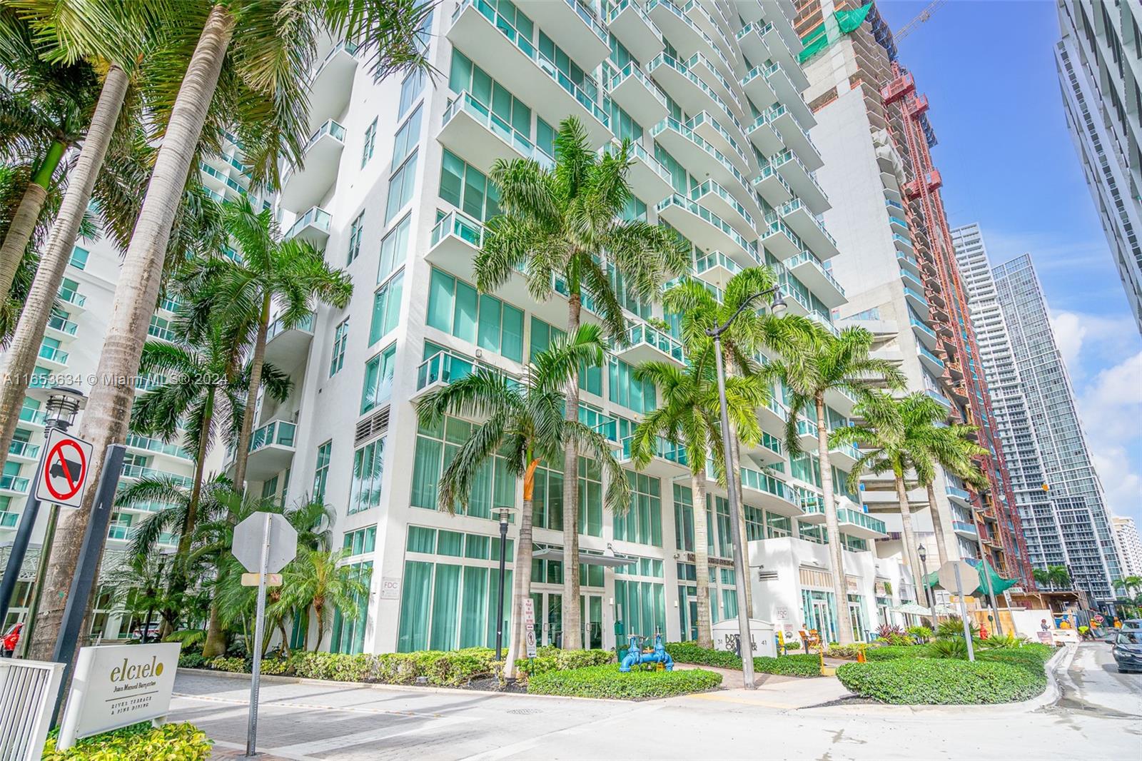 Condo for Sale in Miami, FL