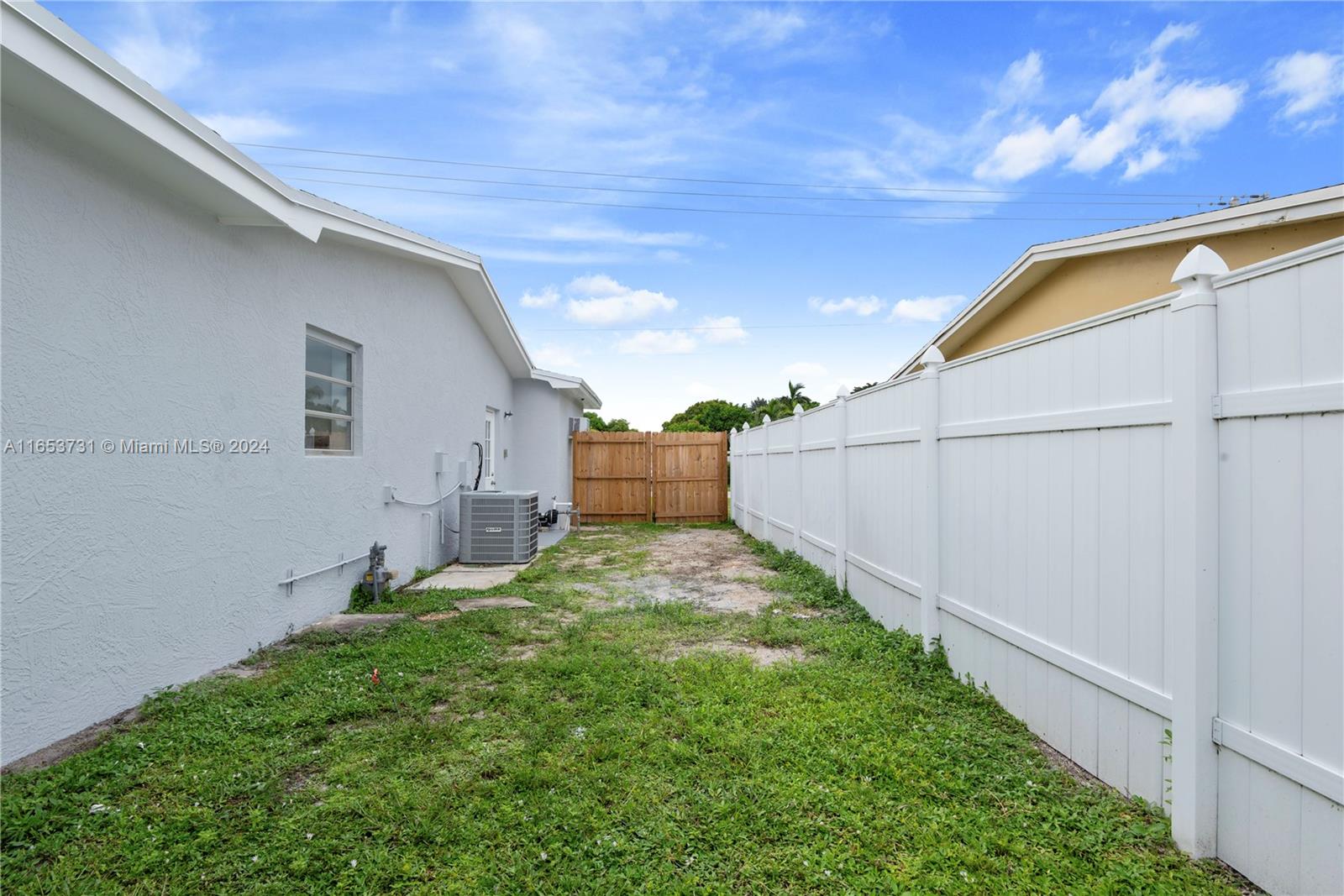 2101 NW 85th Way, Pembroke Pines, Florida image 36