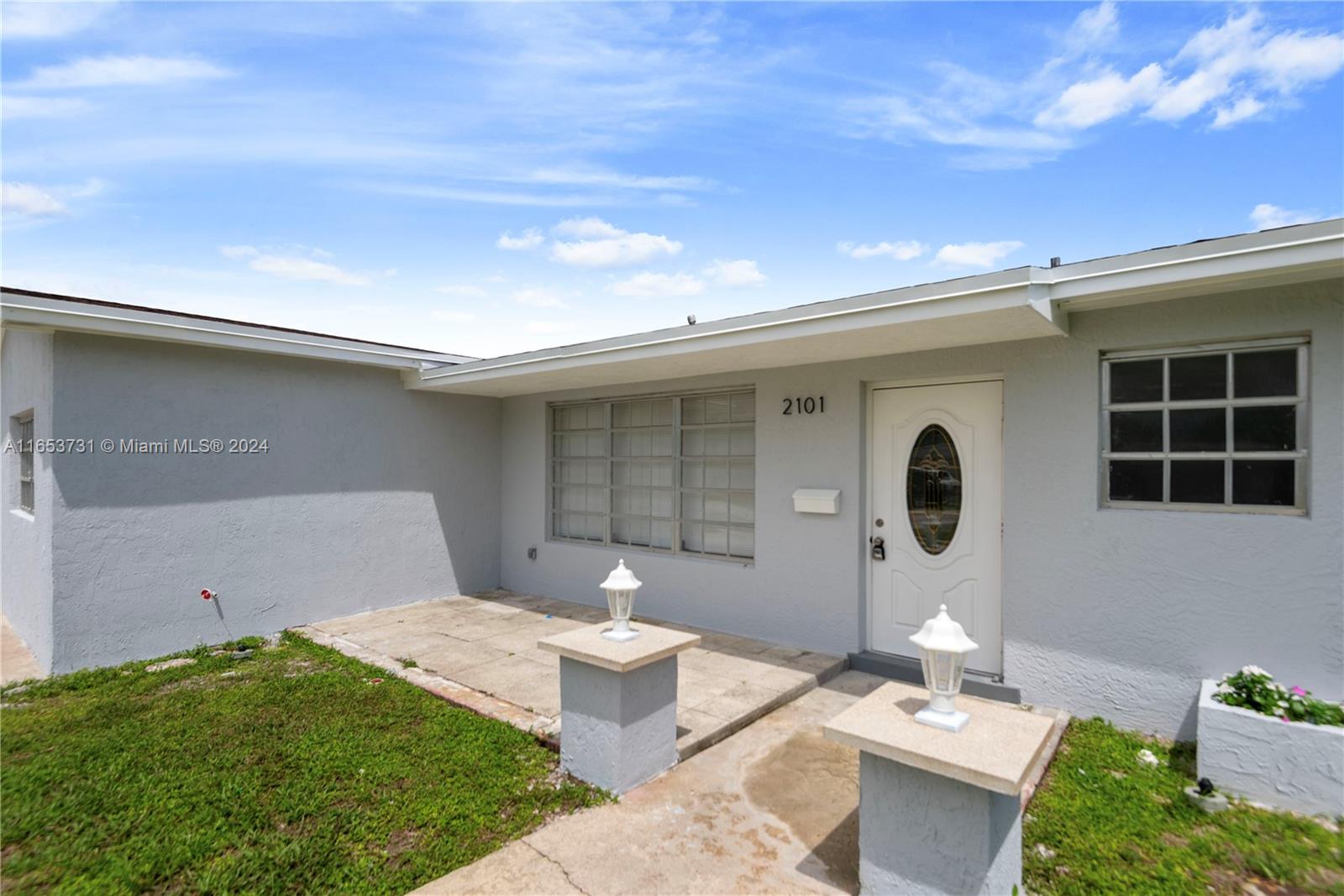 2101 NW 85th Way, Pembroke Pines, Florida image 5