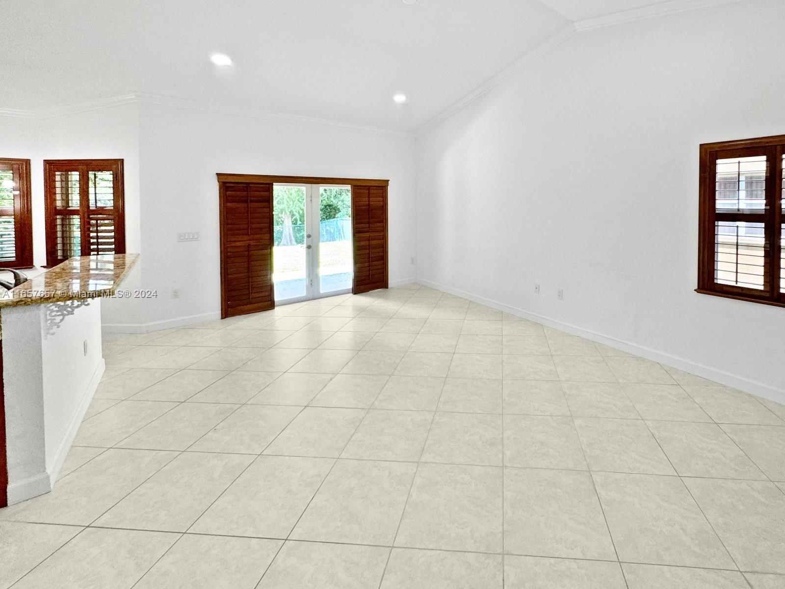 382 SW 200th Ter, Pembroke Pines, Florida image 12