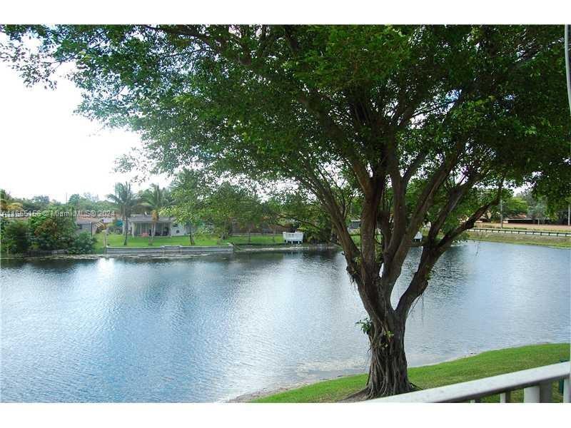 1731 NW 96th Ter #2K, Pembroke Pines, Florida image 4