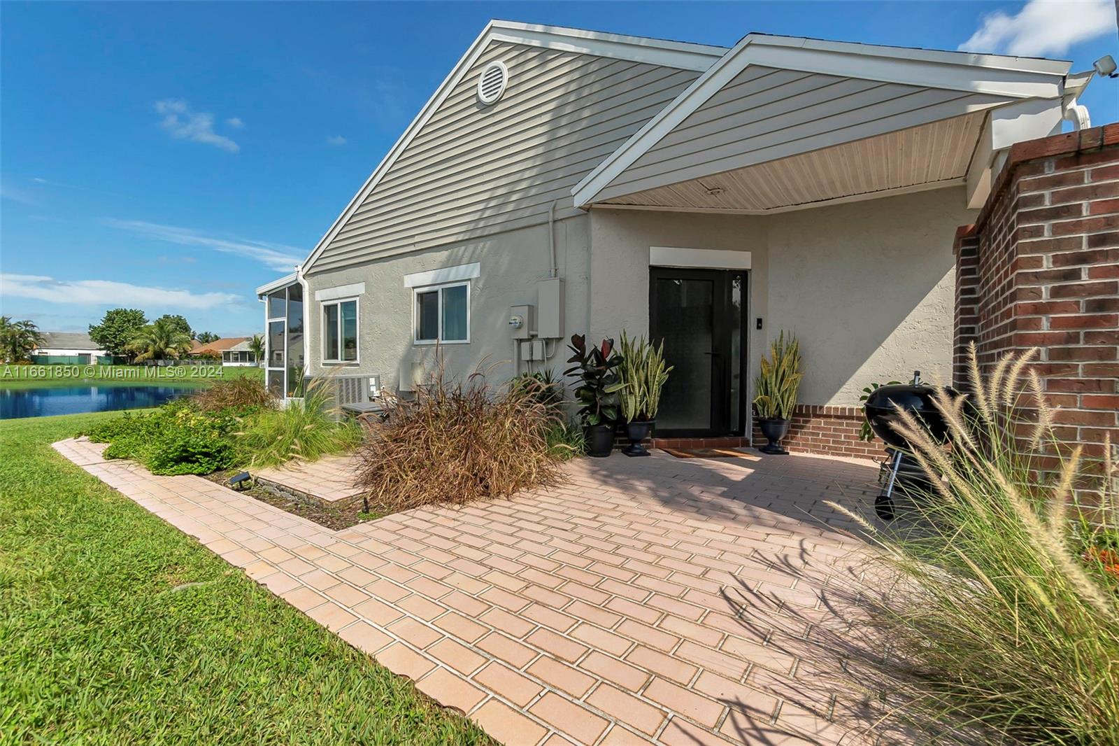 1110 SW 87th Ave, Pembroke Pines, Florida image 3