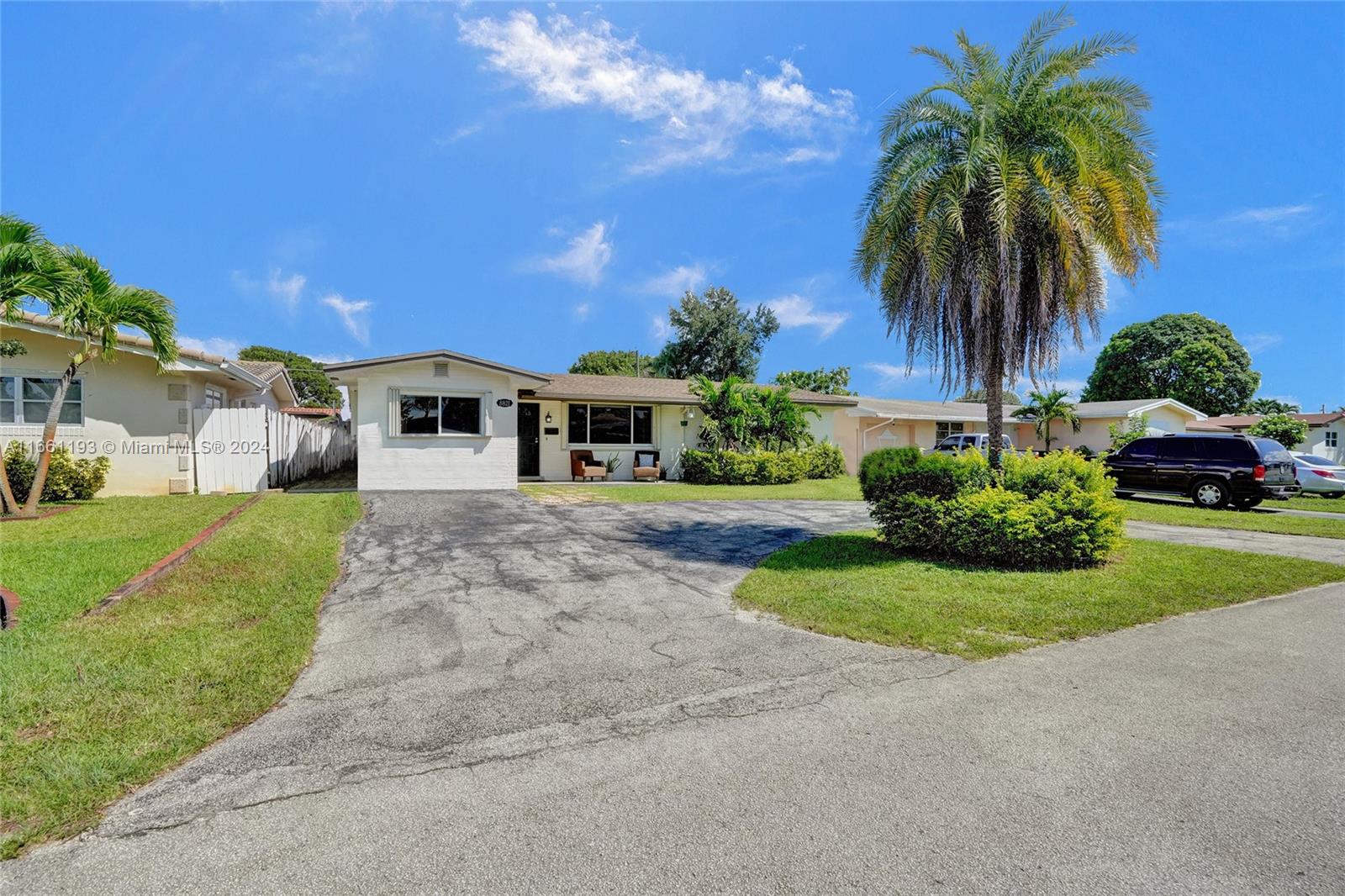 8821 NW 11th St, Pembroke Pines, Florida image 1