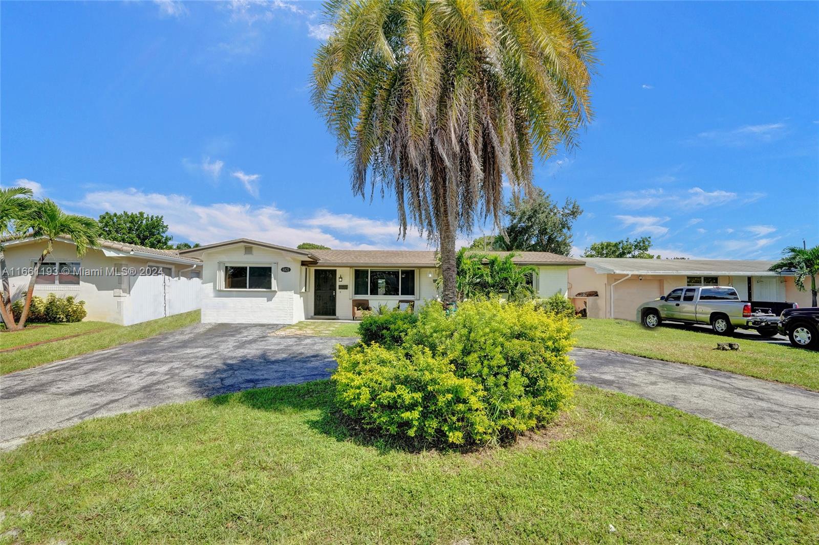 8821 NW 11th St, Pembroke Pines, Florida image 3