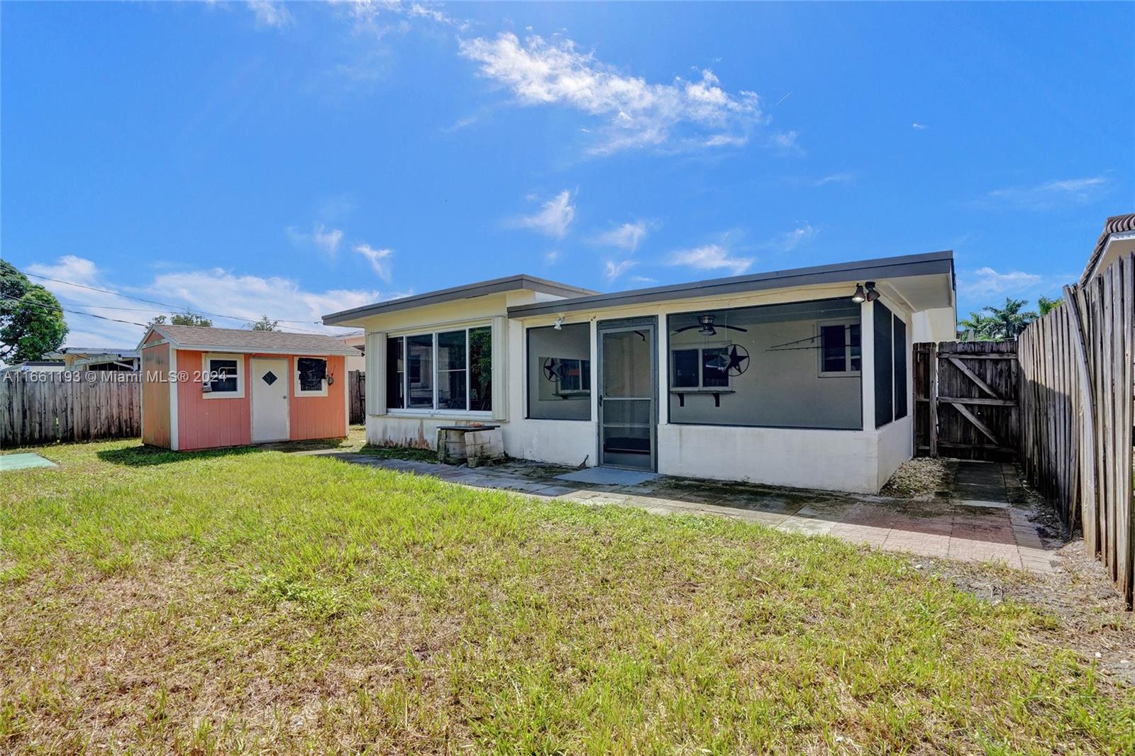 8821 NW 11th St, Pembroke Pines, Florida image 4