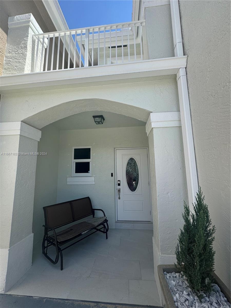 Roam Buy 8671 SW 158th Pl, Miami, FL with a 2.72 mortgage included.