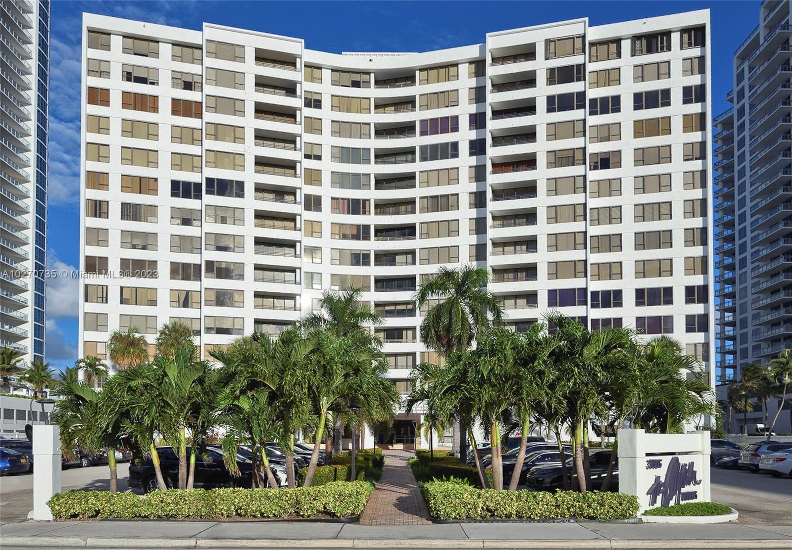 Condo for Rent in Hollywood, FL