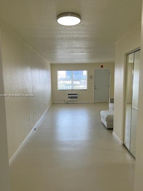 240 Collins Ave, Miami Beach, FL, 33139 United States, ,1 BathroomBathrooms,Residential,For Sale,Collins Ave,A10667766