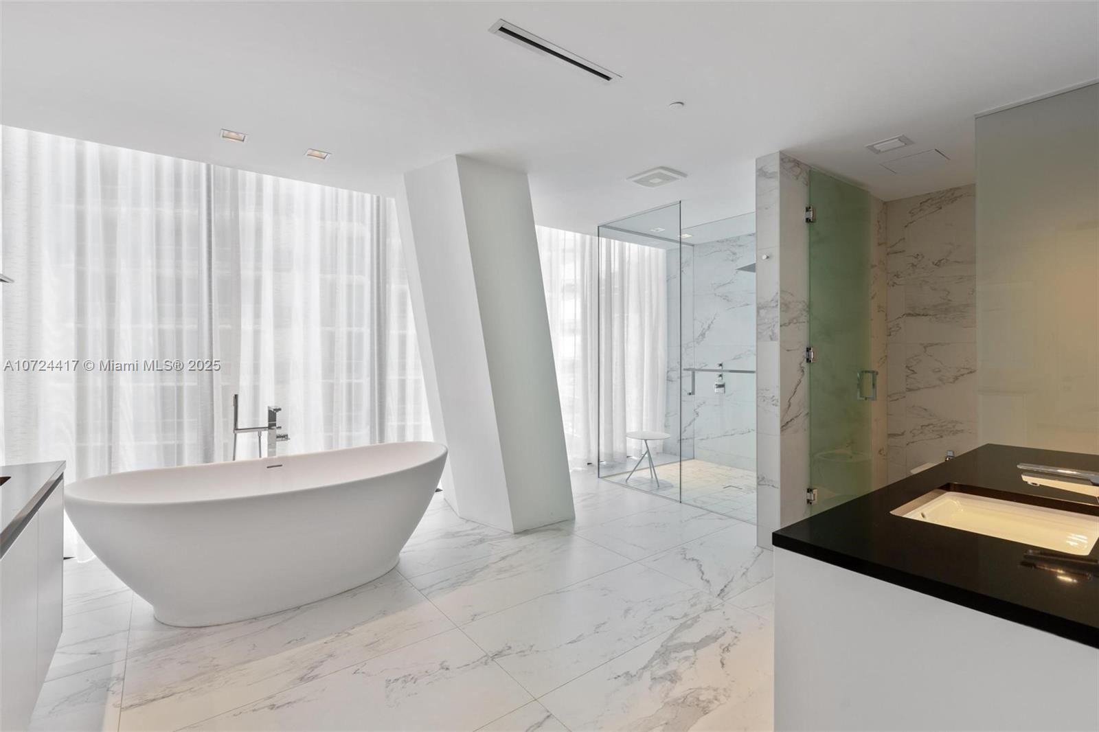 1000 Biscayne Blvd, Miami, FL, 33132 United States, 4 Bedrooms Bedrooms, ,5 BathroomsBathrooms,Residential,For Sale,Biscayne Blvd,A10724417