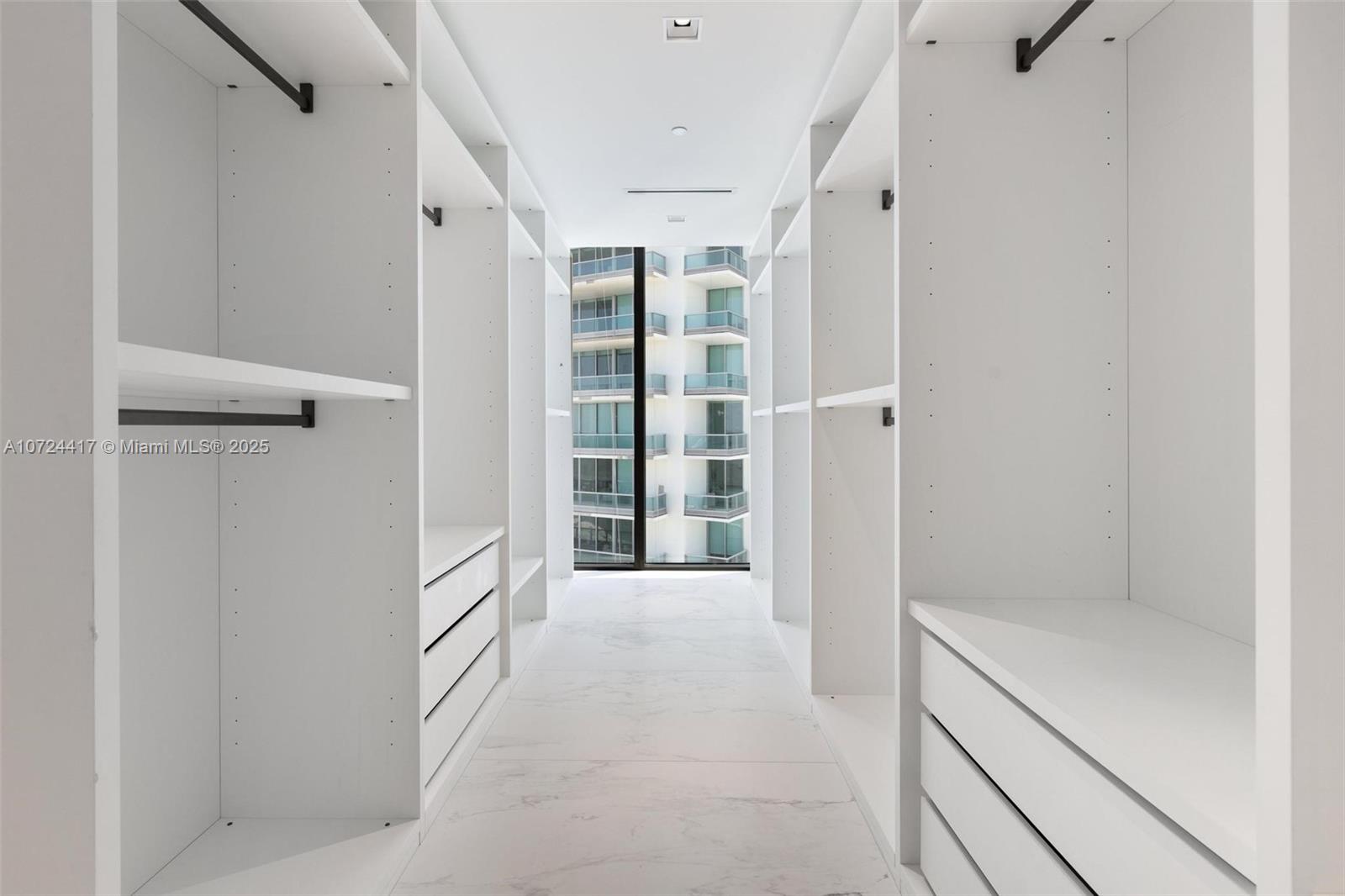 1000 Biscayne Blvd, Miami, FL, 33132 United States, 4 Bedrooms Bedrooms, ,5 BathroomsBathrooms,Residential,For Sale,Biscayne Blvd,A10724417