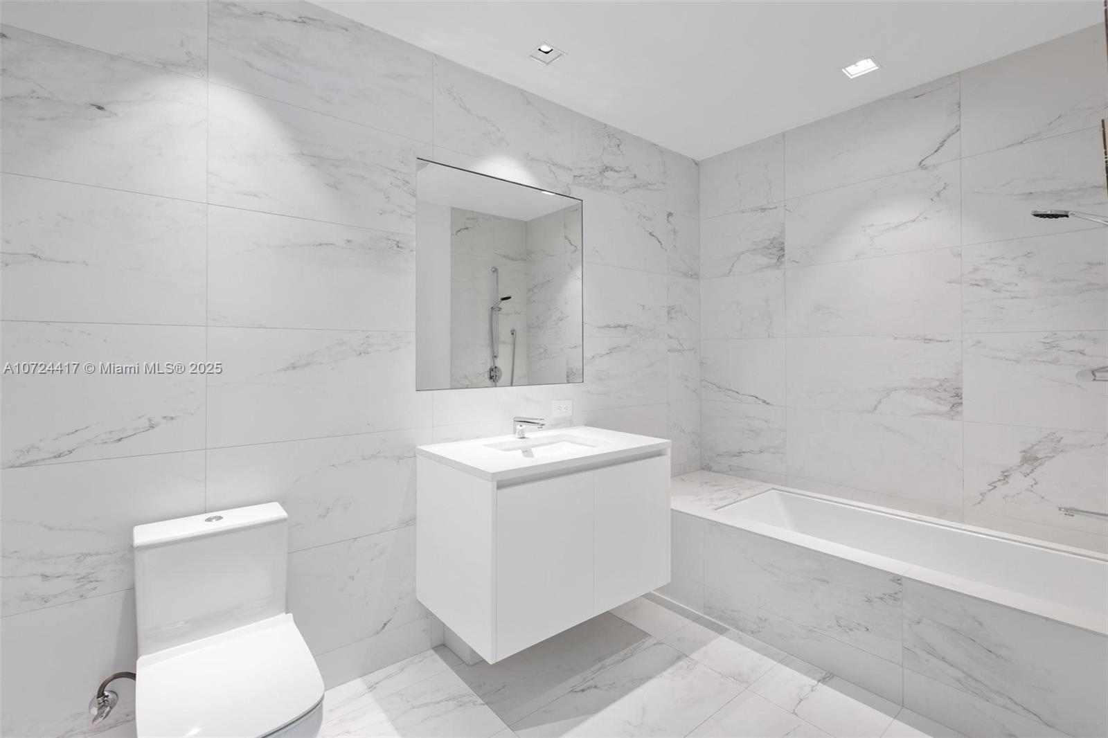 1000 Biscayne Blvd, Miami, FL, 33132 United States, 4 Bedrooms Bedrooms, ,5 BathroomsBathrooms,Residential,For Sale,Biscayne Blvd,A10724417